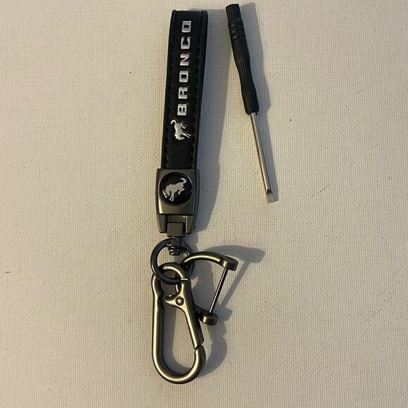 Bronco Key Fob Keychain in Black Leather NWT - Picture 3 of 4
